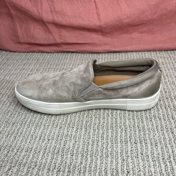 Steve Madden Grey Slip-On Shoes - Picture 3 of 5